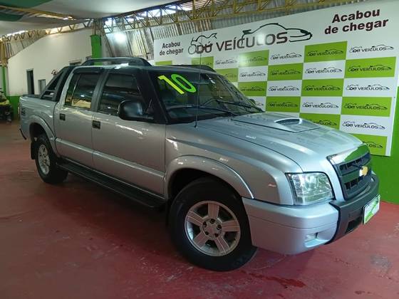 CHEVROLET S10 2.4 ADVANTAGE 4X2 CD 8V FLEX 4P MANUAL CHEVROLET S10 2.4 ADVANTAGE 4X2 CD 8V FLEX 4P MANUAL